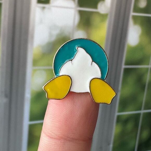 Donald Duck Butt Tush Enamel Pin/ Brooch - Picture 1 of 5